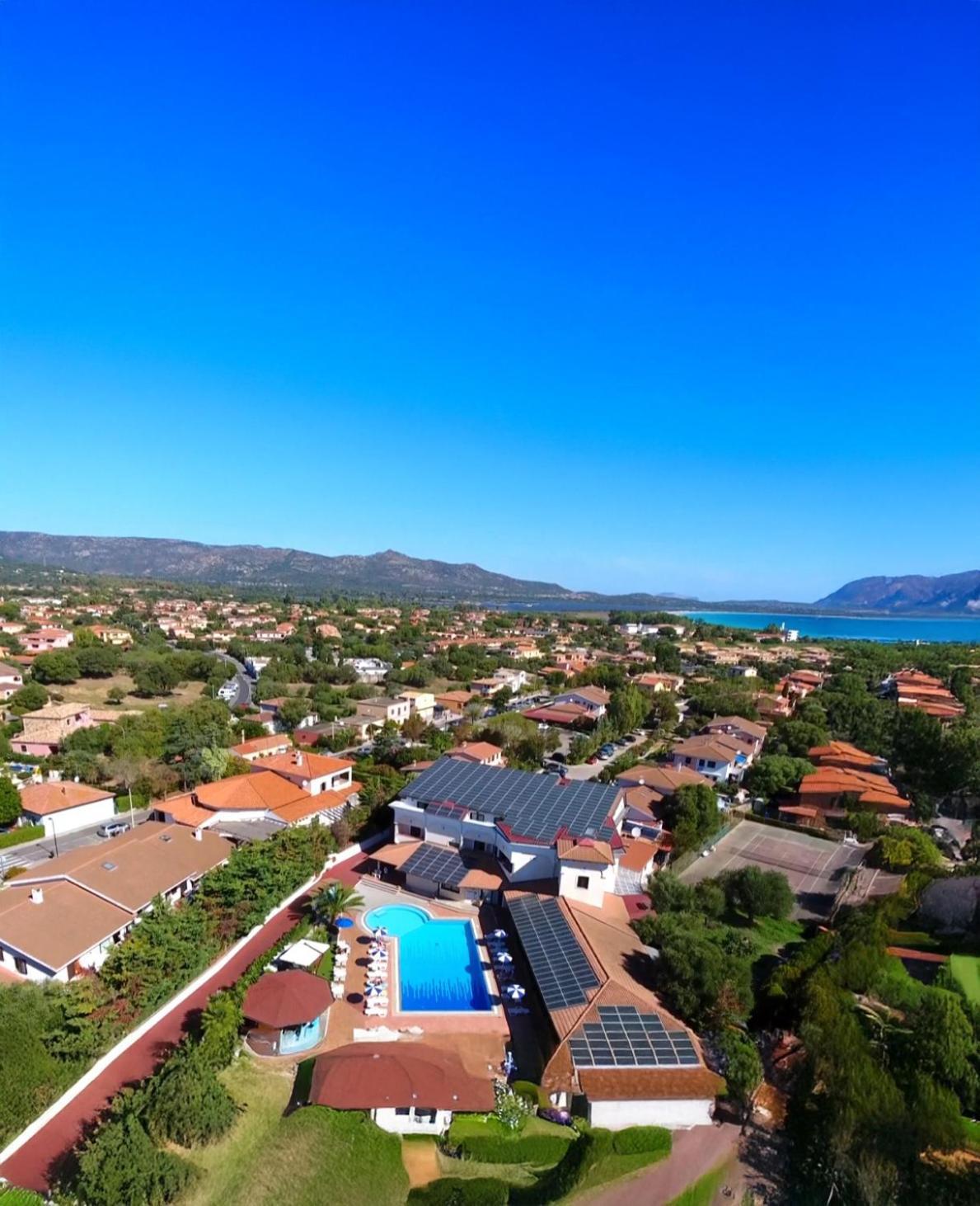 Zeta Club San Teodoro Le Rose Hotel Bagian luar foto